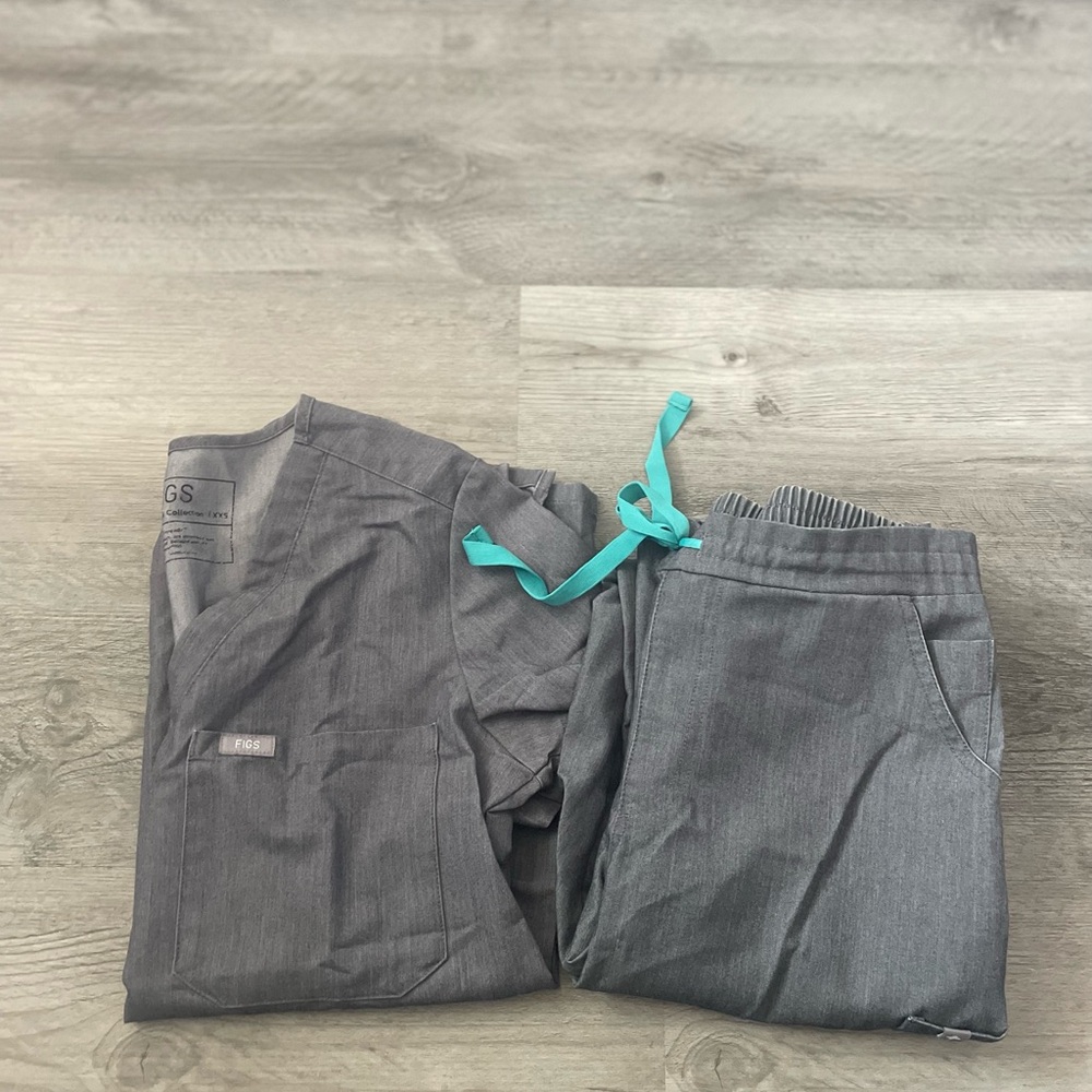 FIGS Heather Gray set